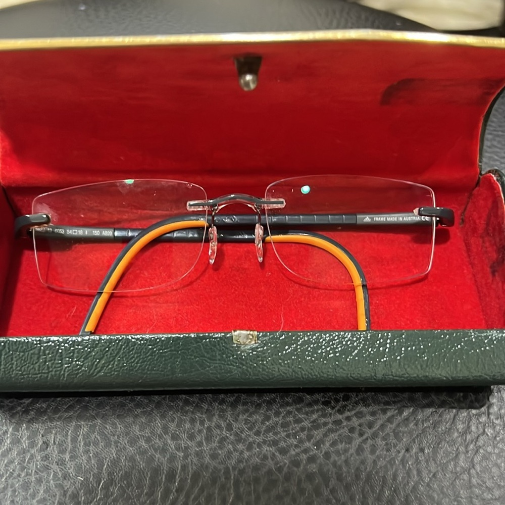 Adidas “frames” - Picture 9 of 10